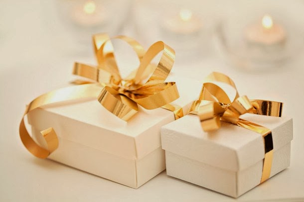 25 Best Wedding Gifts for Parents - Wedding Thank You Gifts For Parents
